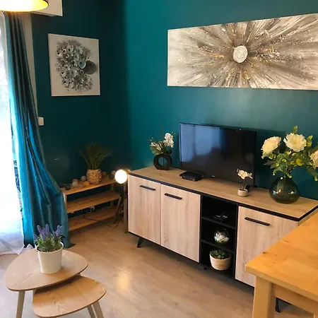 Avec Jardin Apartment